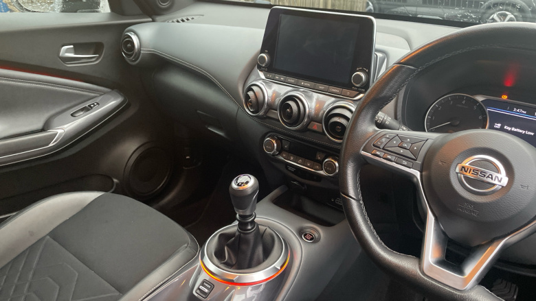 Nissan Juke 1.0 DiG-T 114 Tekna 5dr Petrol Hatchback